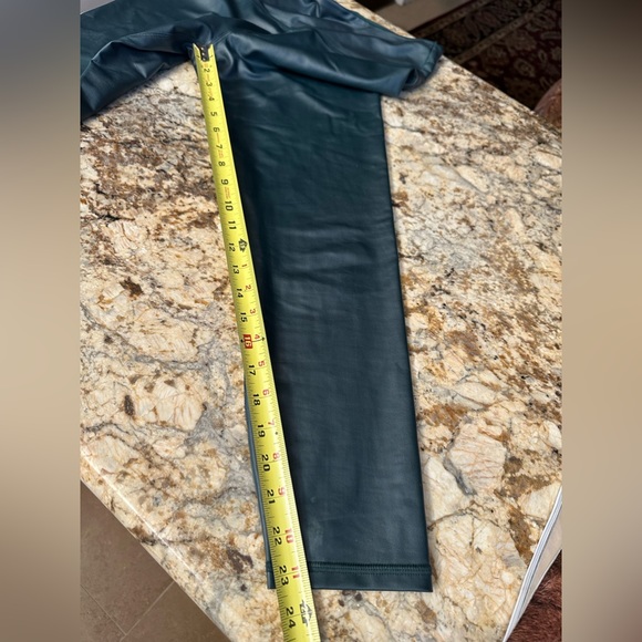 Gottex polyester spandex stretch forest green shiny rubberized leggings LG - Picture 5 of 8